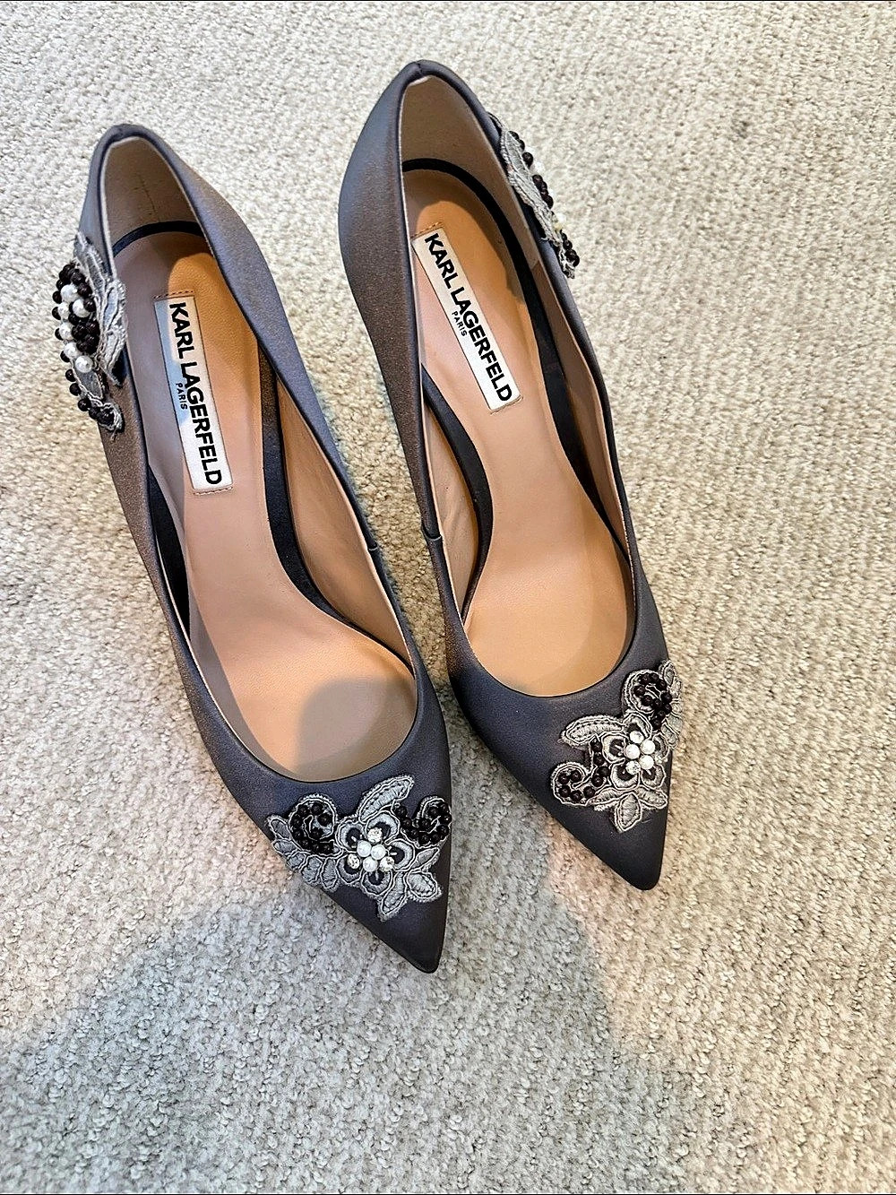 Karl Lagerfeld Paris ANASTAS2 Dark Slate Embellished Satin Pumps US 9.5 NWB